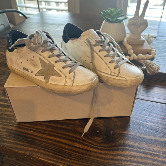 Women’s Golden Goose Superstar sneakers size 35 with original box - Picture 9 of 9